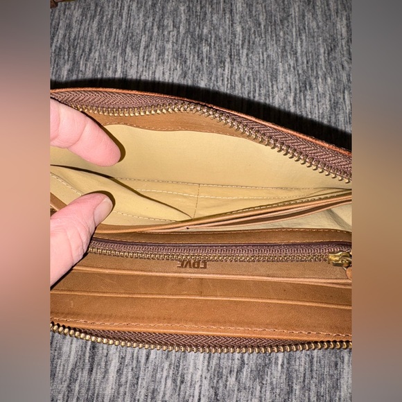 Frye DEMI Leather Zip Around Wallet Whiskey Distressed Western Bohemian - Picture 10 of 15